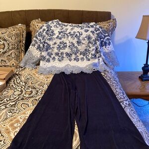 Chico's Navy and White top with navy Chicos Travelers pants